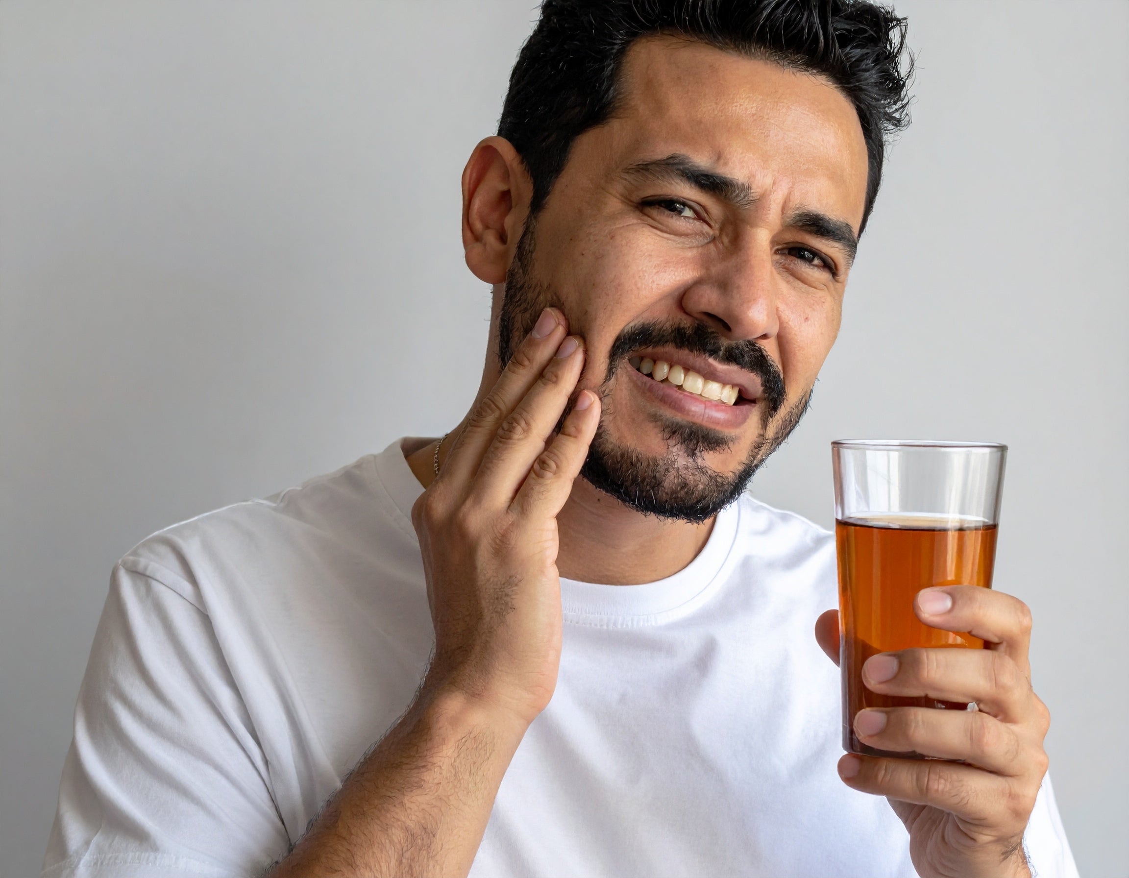 Jak radzić sobie z nadwrażliwością zębów? Domowe sposoby i specjalistyczne produkty