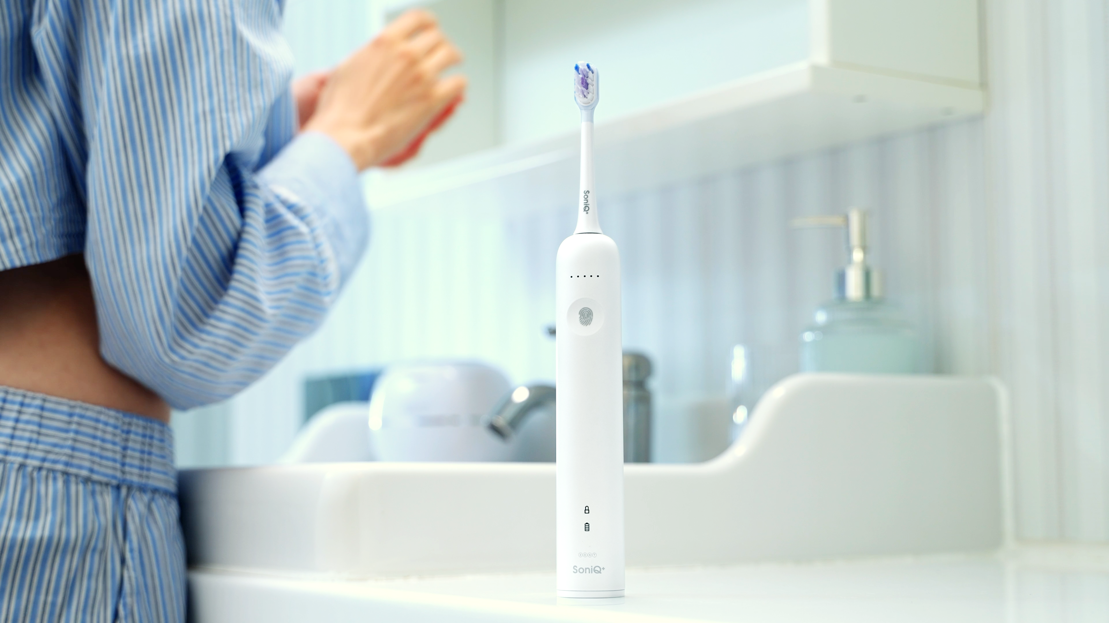 Jakie korzyści zdrowotne płyną z regularnego używania szczoteczki sonicznej?